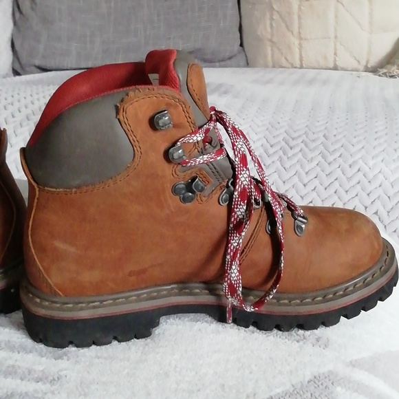 Cabela's Hiking Boots - Picture 7 of 11